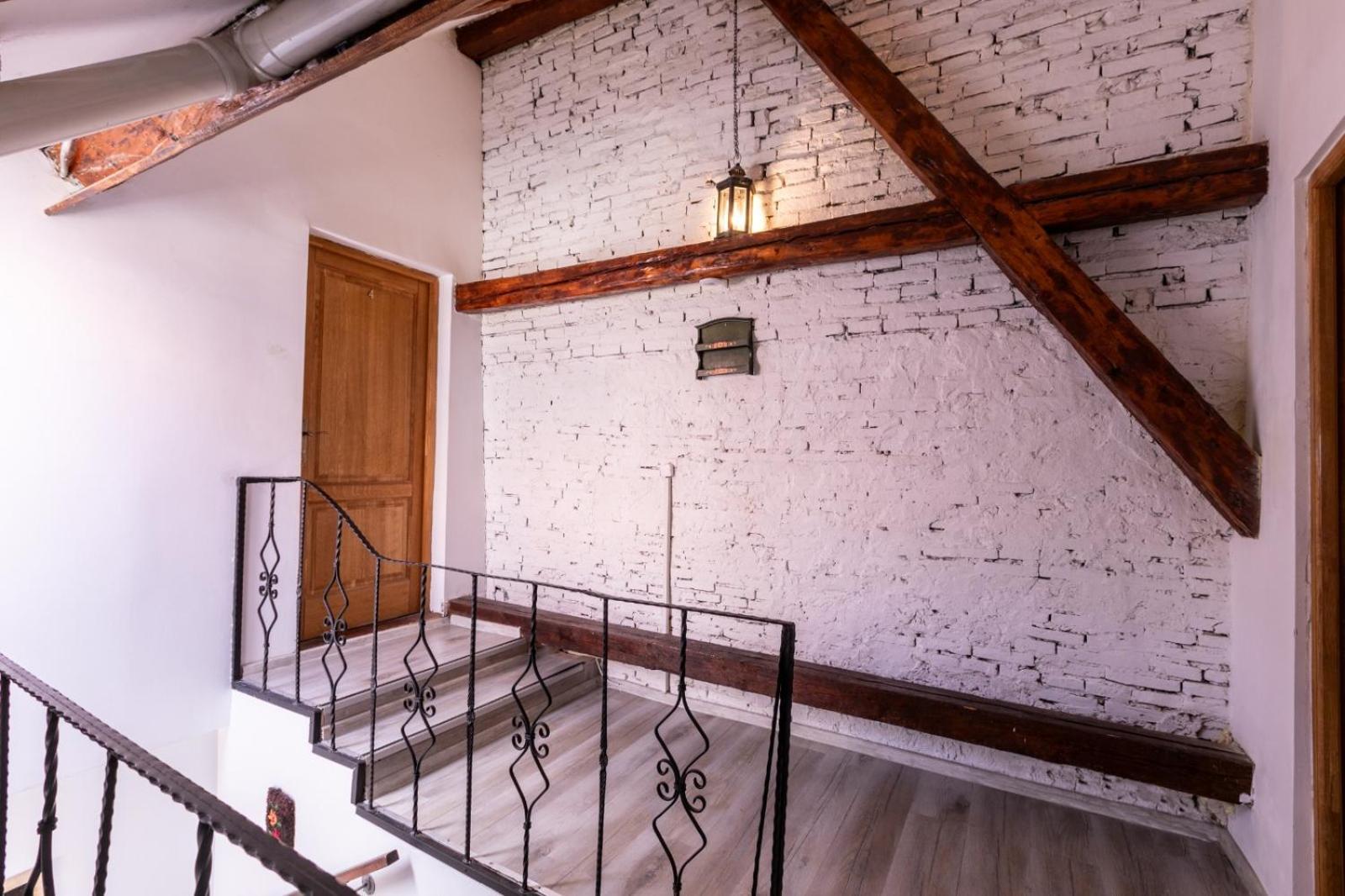 4 Rooms Piata Sfatului Braşov Buitenkant foto