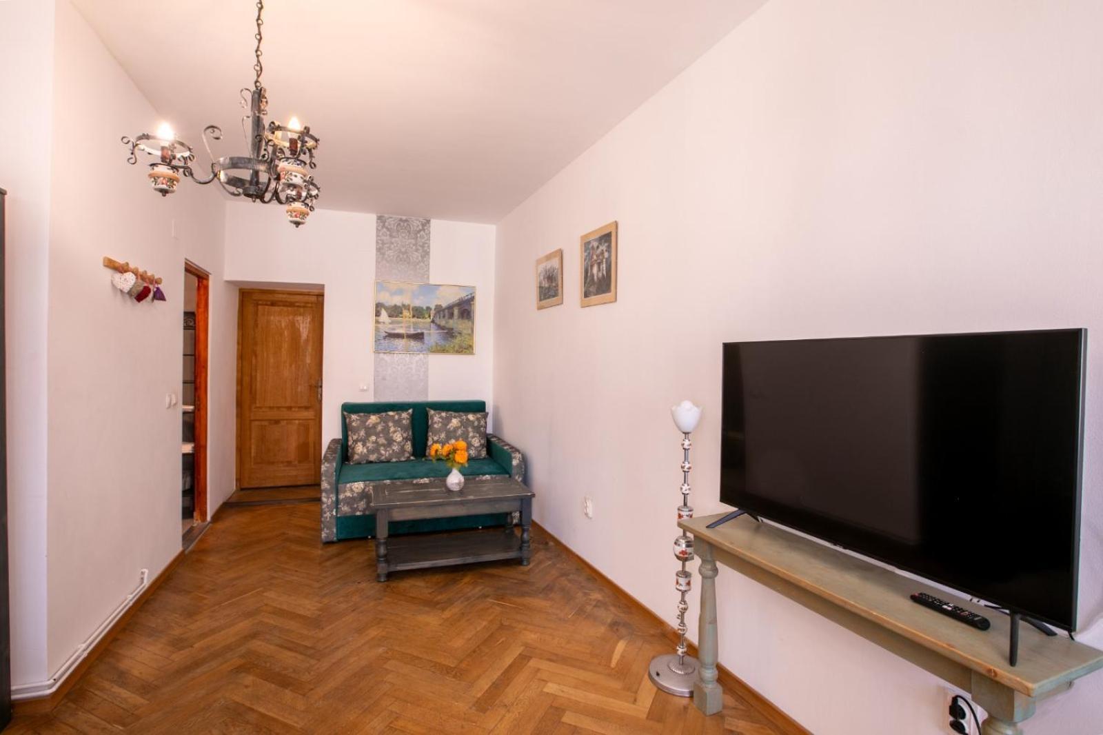 4 Rooms Piata Sfatului Braşov Buitenkant foto