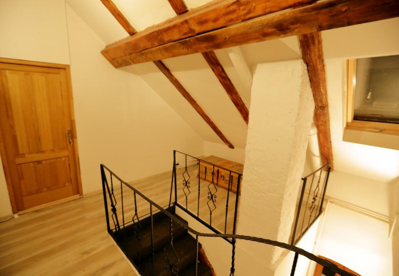 4 Rooms Piata Sfatului Braşov Buitenkant foto