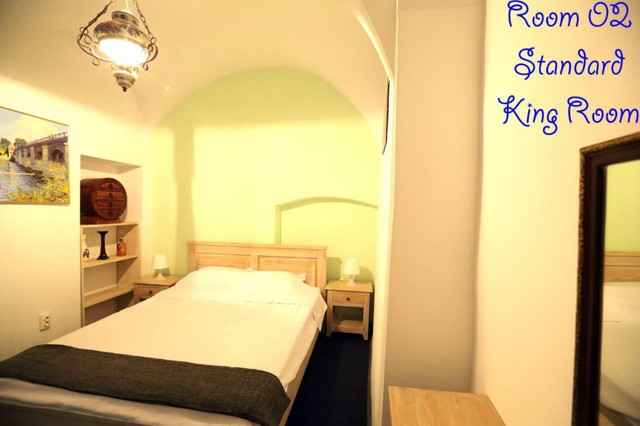 4 Rooms Piata Sfatului Braşov Buitenkant foto