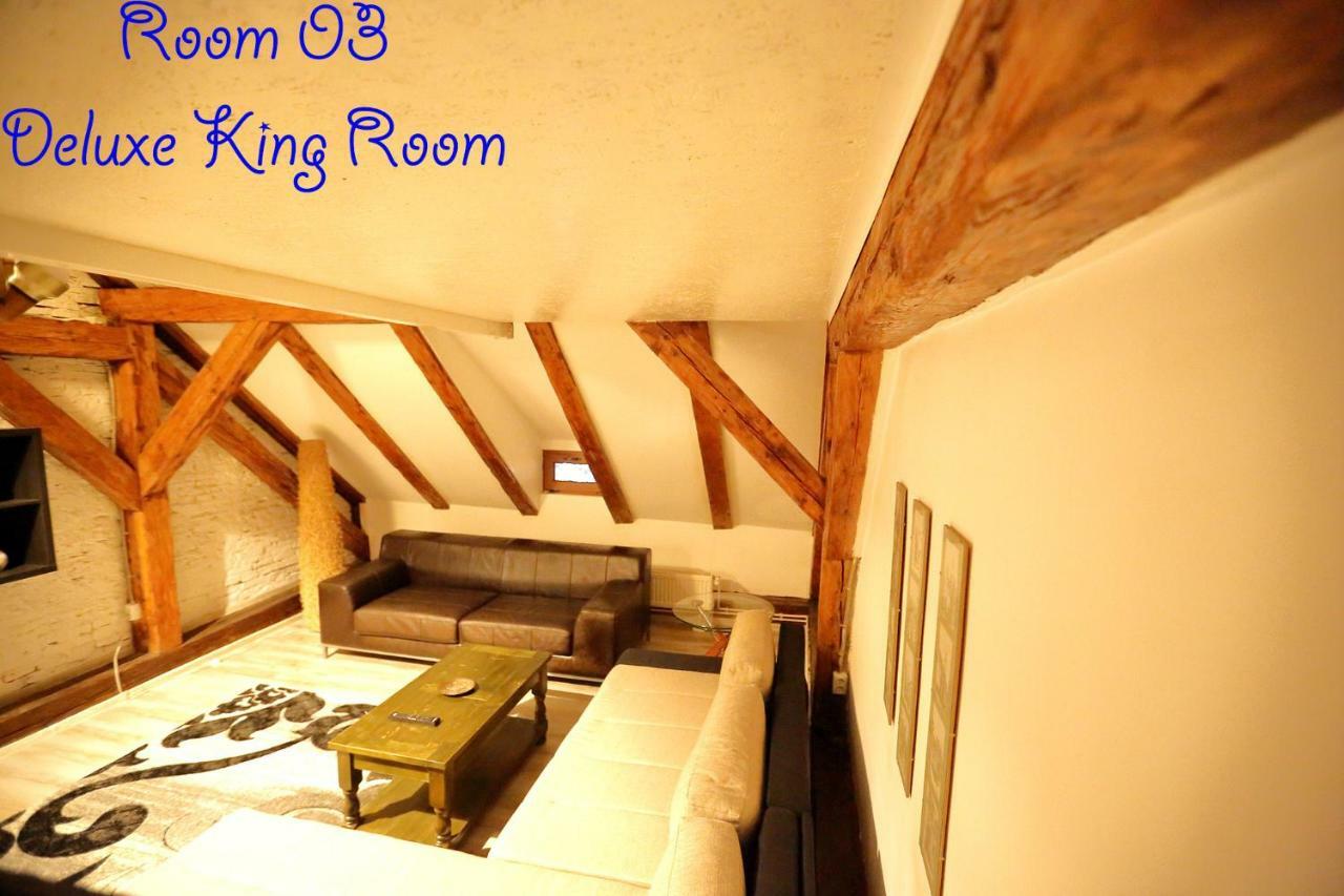 4 Rooms Piata Sfatului Braşov Buitenkant foto