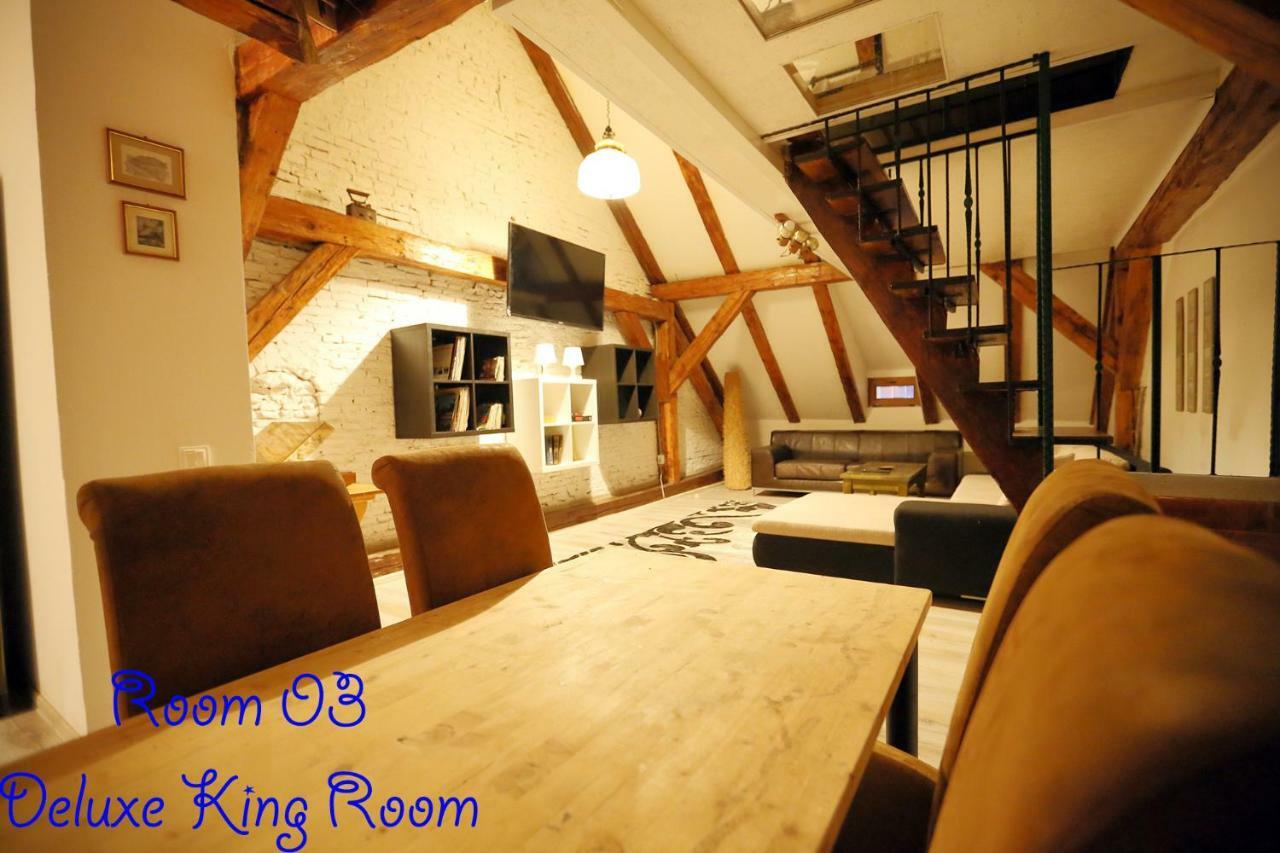 4 Rooms Piata Sfatului Braşov Buitenkant foto