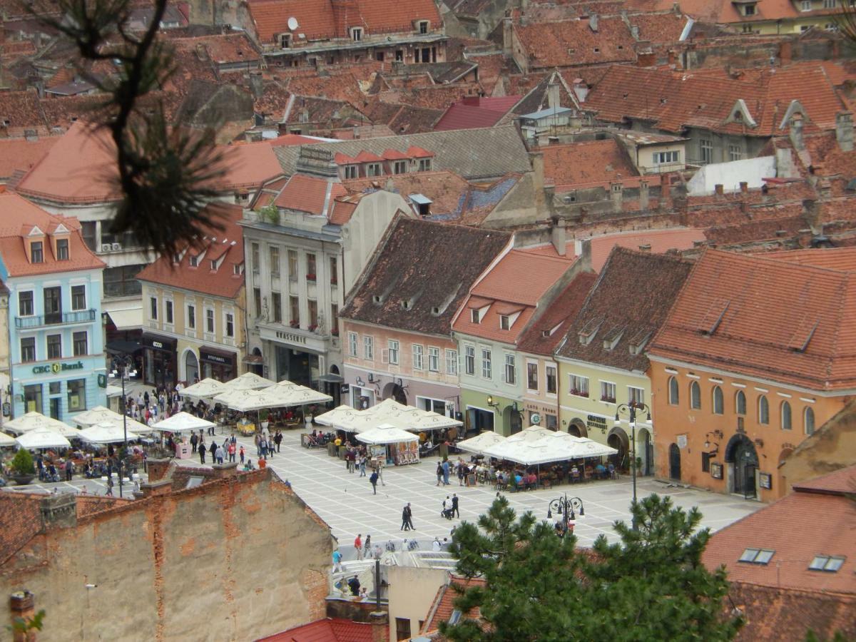 4 Rooms Piata Sfatului Braşov Buitenkant foto